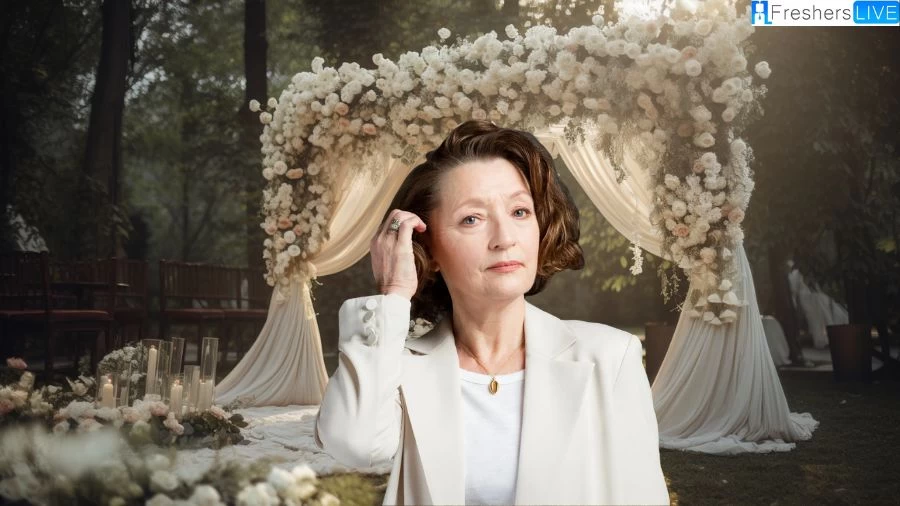 Is Lesley Manville Married? Who is Lesley Manville Married to? Who is Lesley Manville Husband?